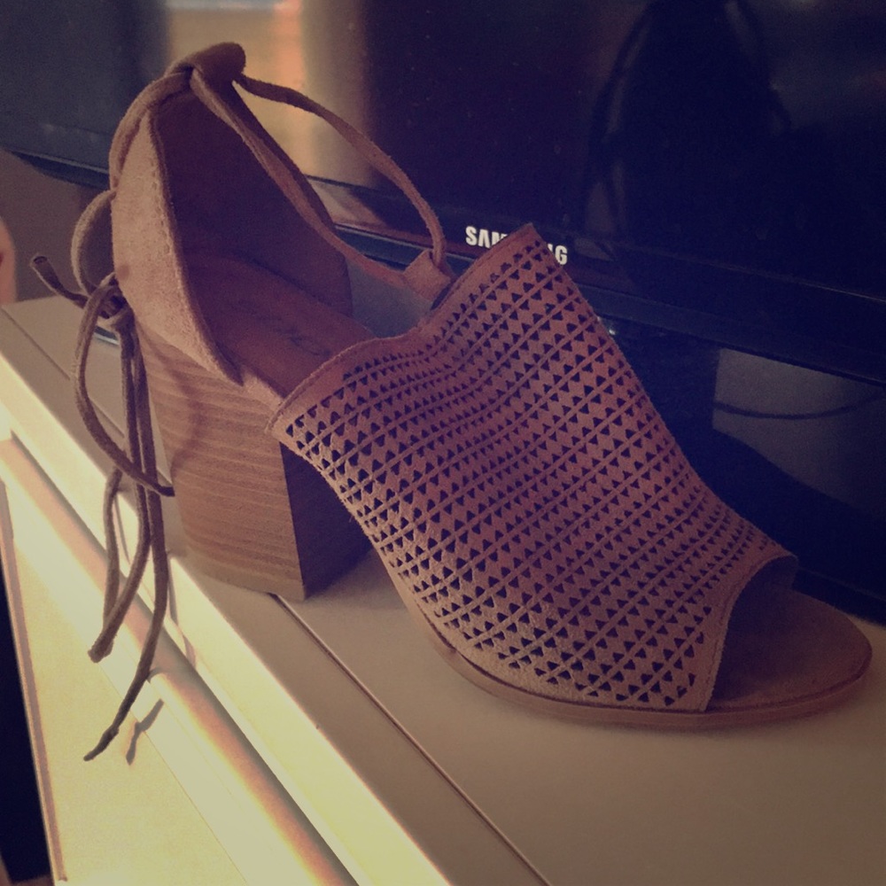 Soda lace up wedge
